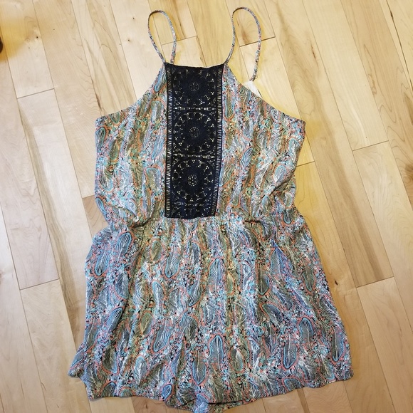 Daniel Rainn Pants - Daniel Rainn sleeveless romper feather print